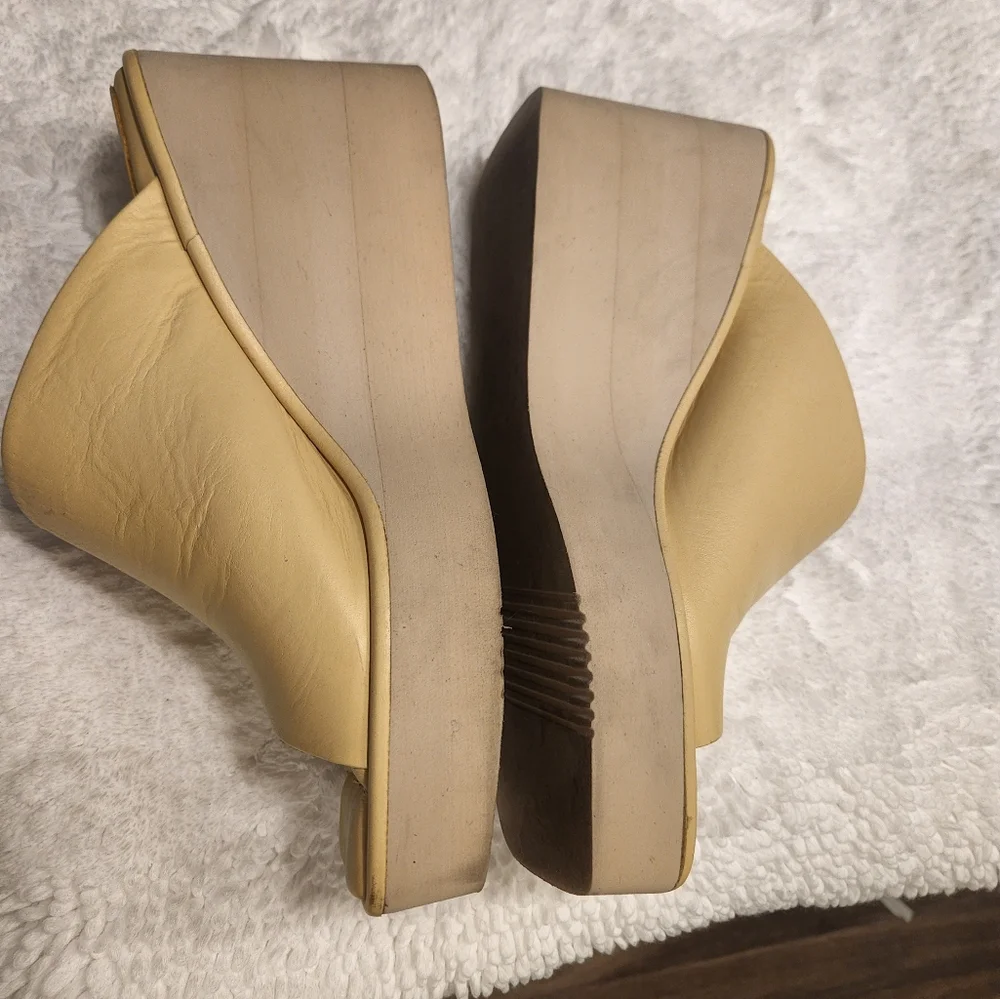Women's Tan Slide Sandals